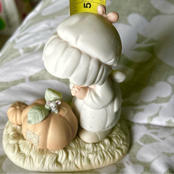 VTG Precious Moments Enesco October Girl Pumpkins & Mouse Cottagecore Figurine - Picture 9 of 11